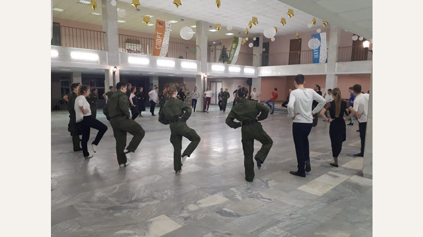 АХ, ЭТОТ БАЛ, ЧУДЕСНЫЙ БАЛ!