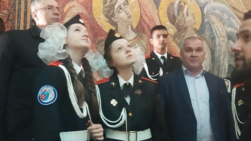 Призовая поездка команды победителей конкурса-викторины «История в ликах Святых»