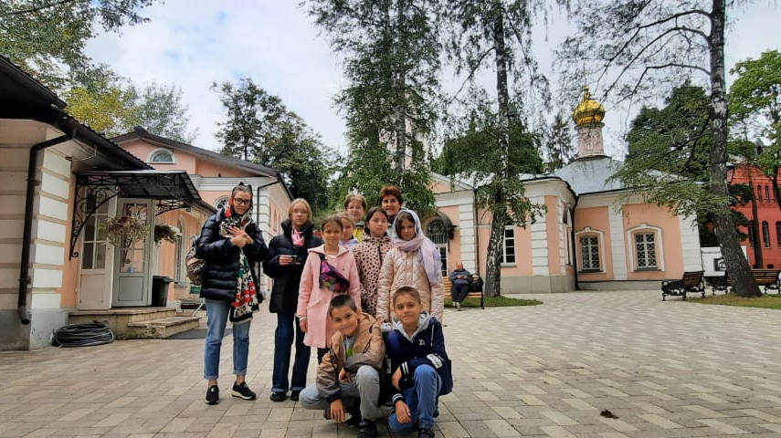 Во внеучебный день - в гости в Храм
