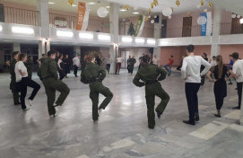 АХ, ЭТОТ БАЛ, ЧУДЕСНЫЙ БАЛ!