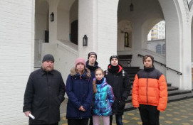 9 класс из ГБОУ Школа № 1302 пришли в храм