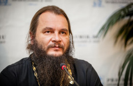 Протоиерей Игорь Фомин: «Мы не учим школьников креститься»